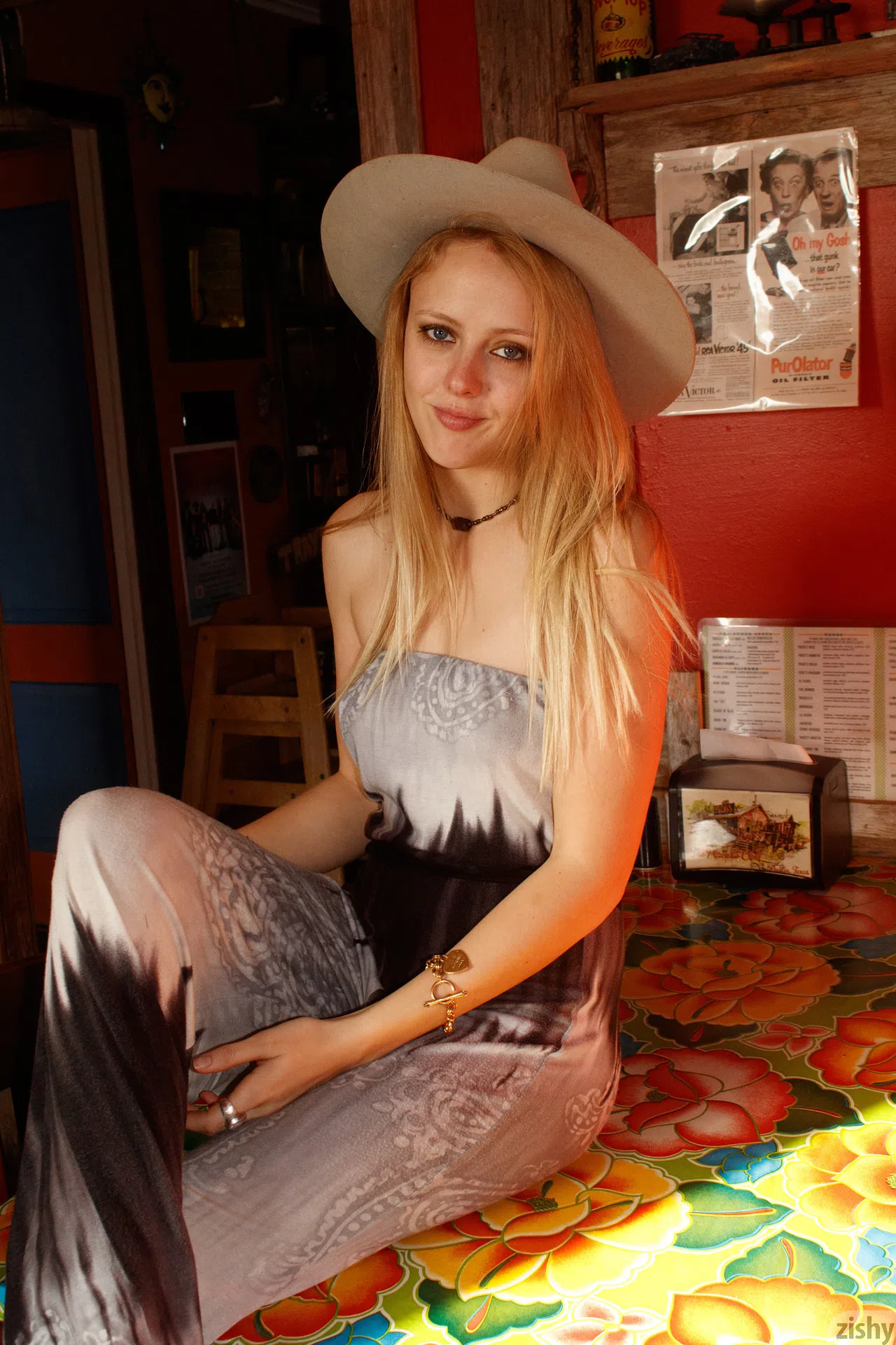 helen-bergstrom-holy-guacamole-zishy-66730 Of Page 1-3.webp