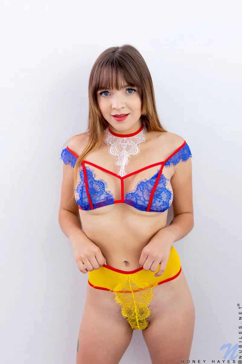 honey-hayes-nubiles-2-112260 Of Page 1-3.webp