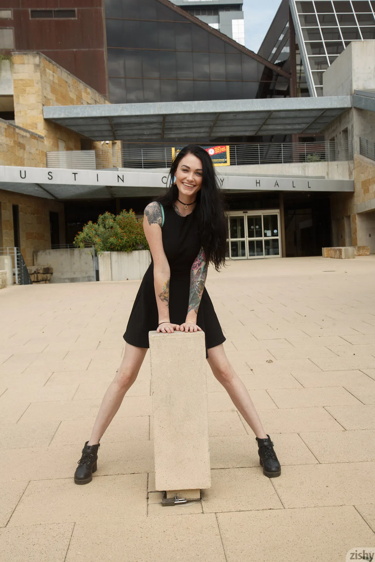 kelly-lamprin-dark-side-of-texas-zishy-39554 Of Page 1-4.webp