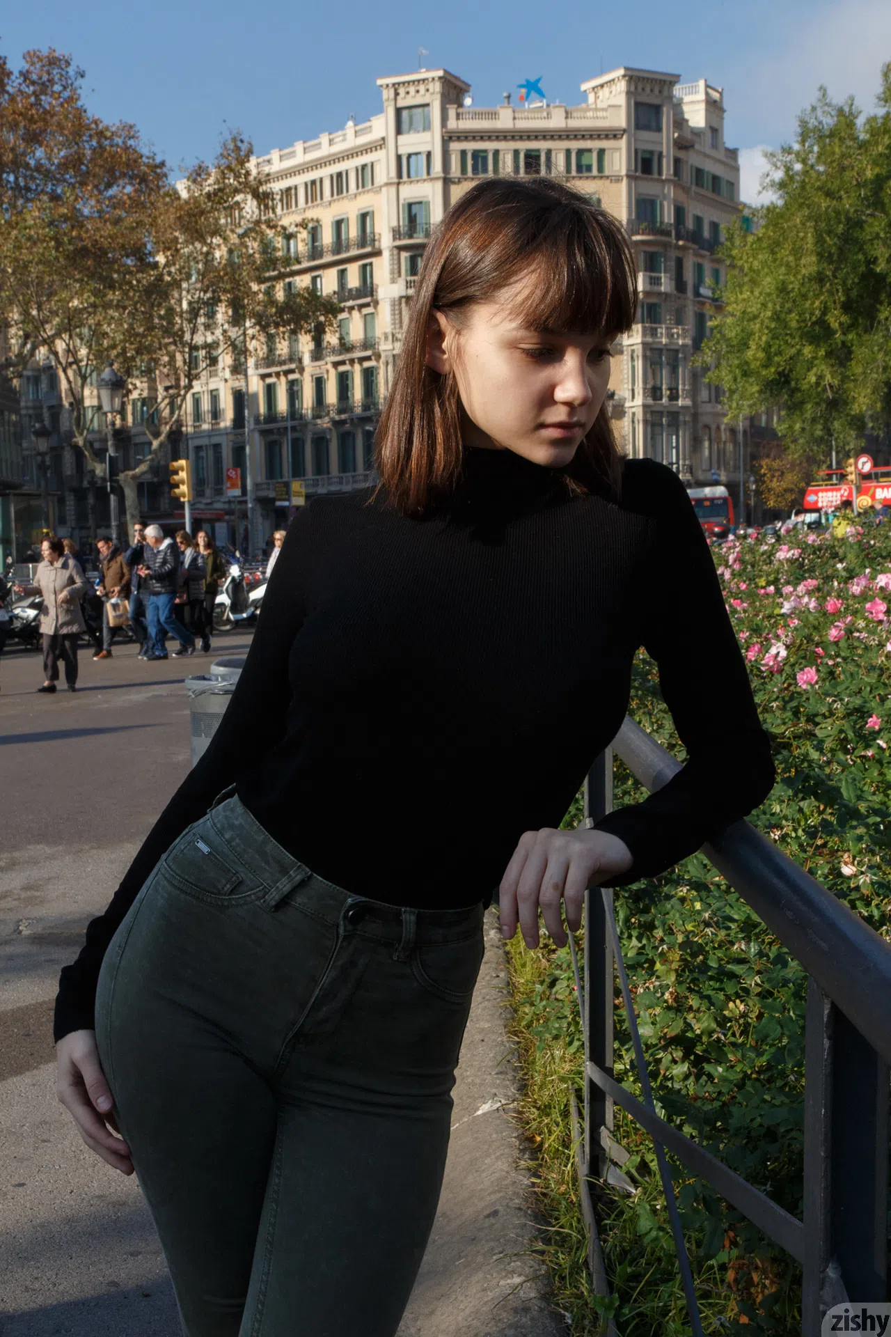 lara-maiser-barcelona-cosmopolitan-zishy-28573 Of Page 1-1.webp