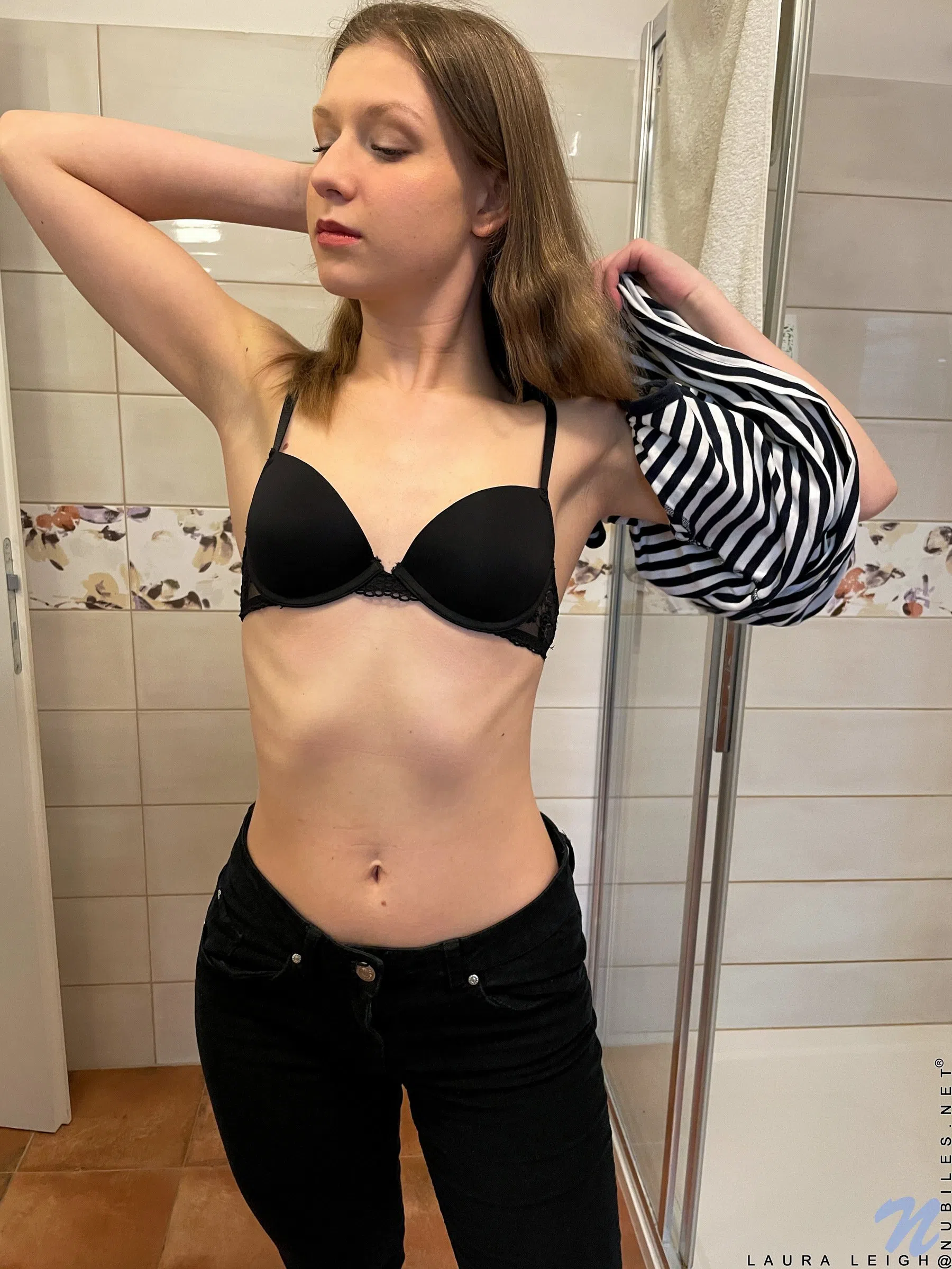 laura-leigh-nubiles-8-172264 Of Page 1-2.webp