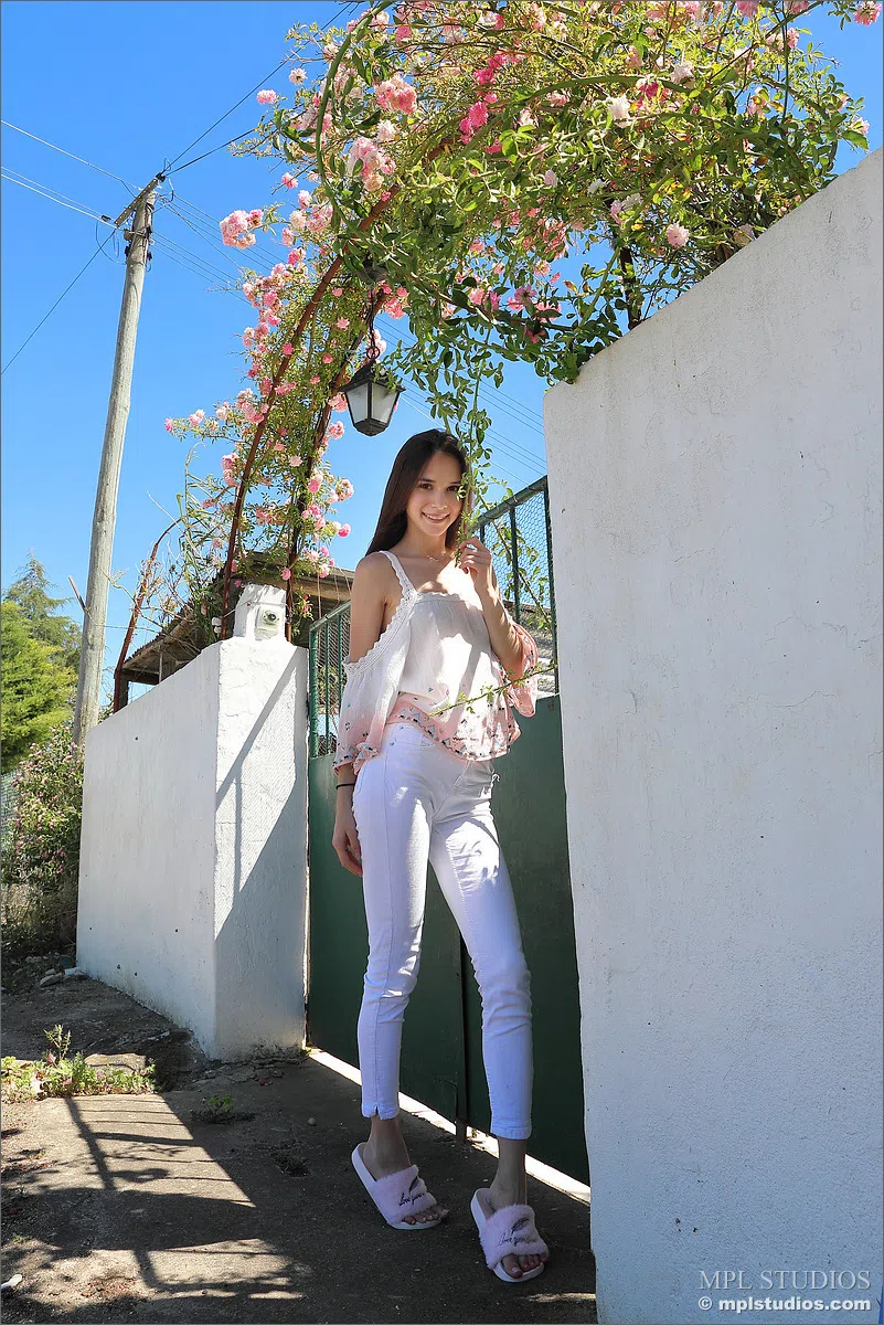 leona-mia-mpl-studios-82935 Of Page 3-11.webp