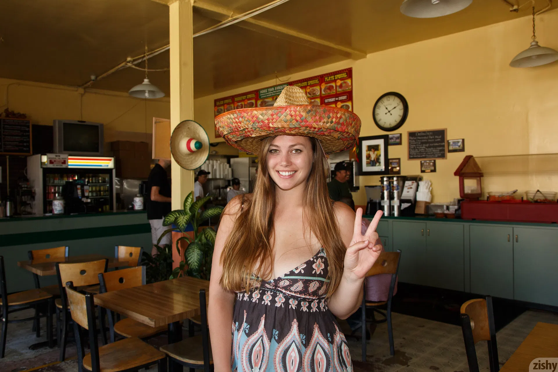 lilias-right-salsa-made-daily-zishy-32110 Of Page 2-6.webp