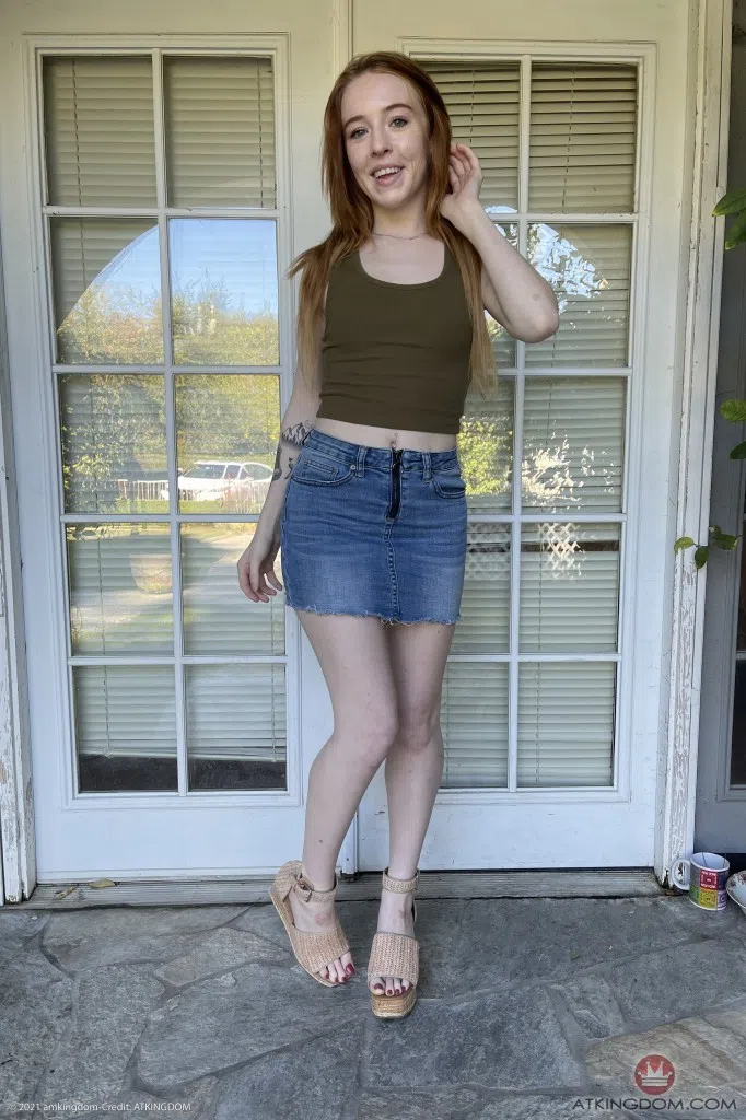 madi-collins-atk-galleria-108107 Of Page 1-1.webp