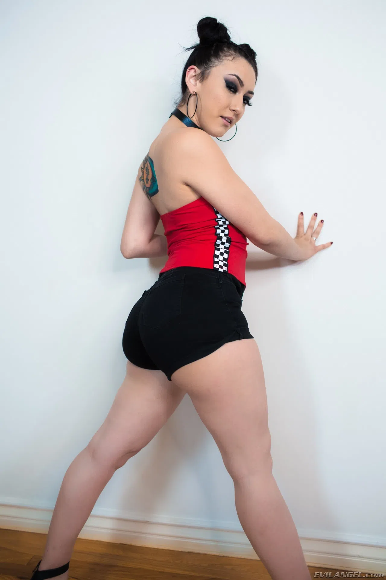 mandy-muse-manhandled-11-45894 Of Page 1-2.webp