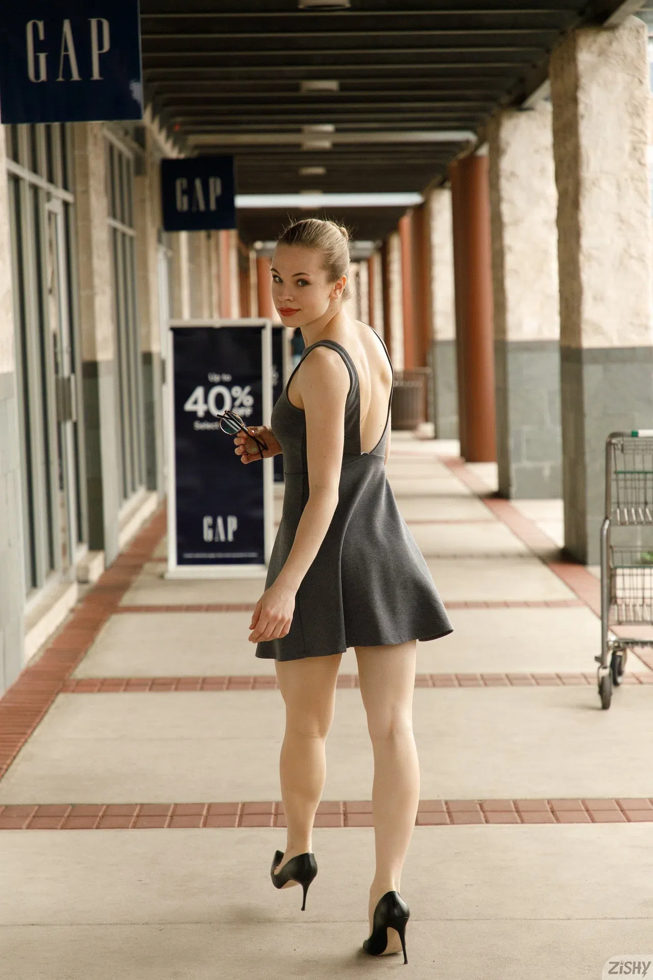 minka-giertz-middlesex-gaps-zishy-159514 Of Page 1-2.webp