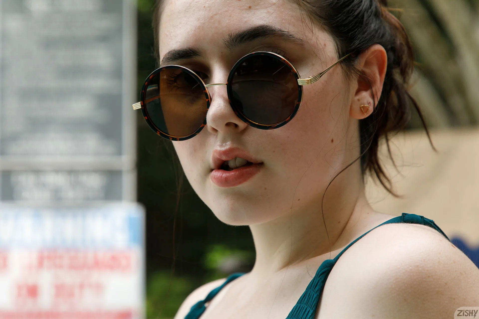 ophelia-palantine-pool-spiders-zishy-103503 Of Page 1-5.webp