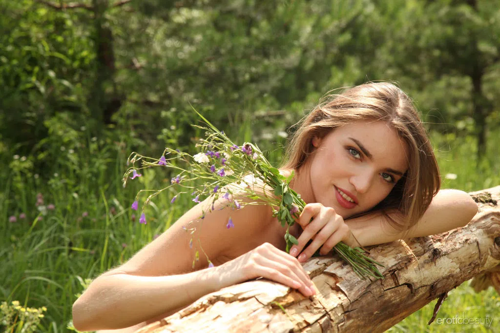 rina-b-erotic-beauty-43023 Of Page 3-11.webp