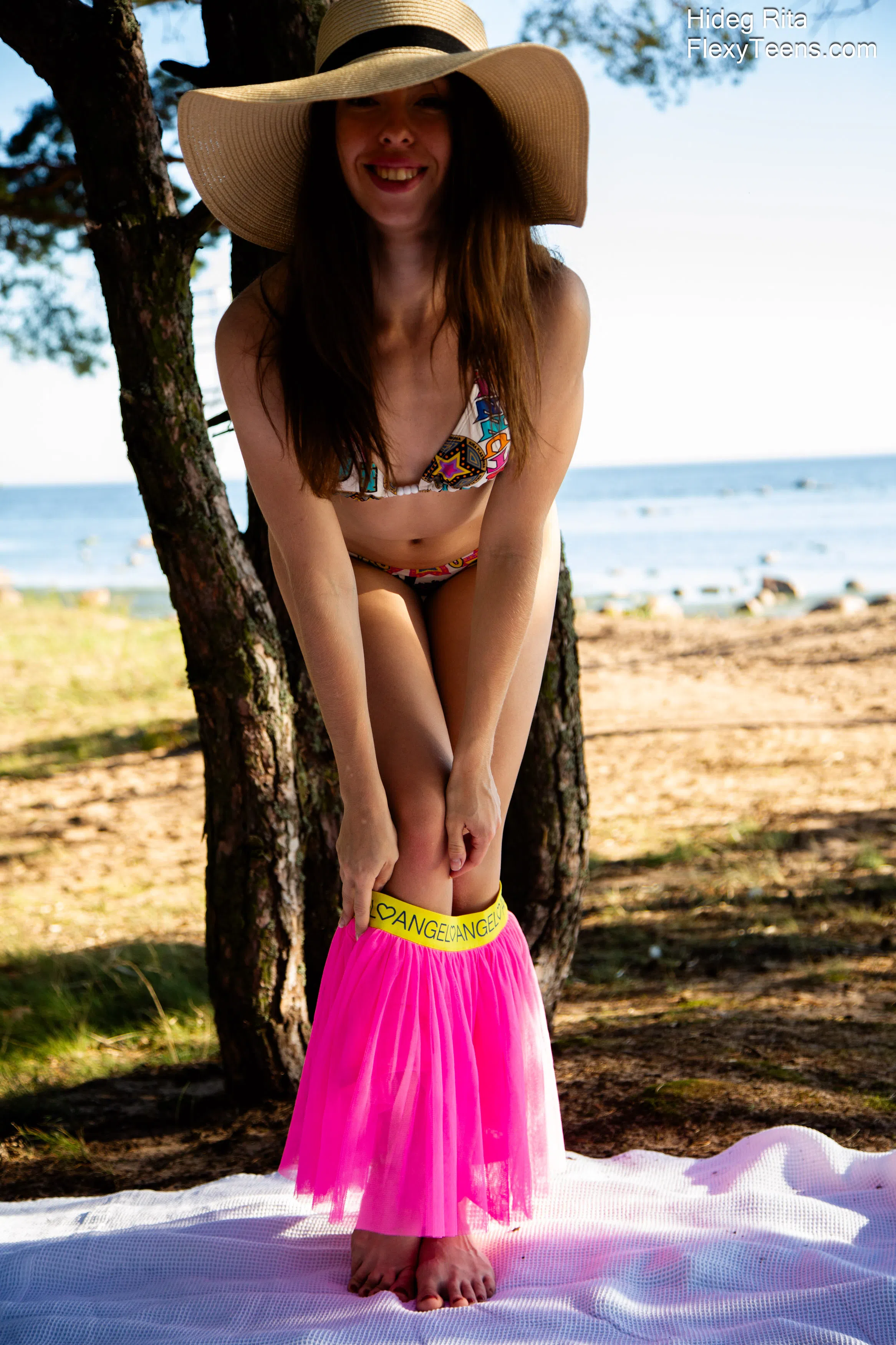 rita-hideg-flexy-teens-192880 Of Page 1-2.webp