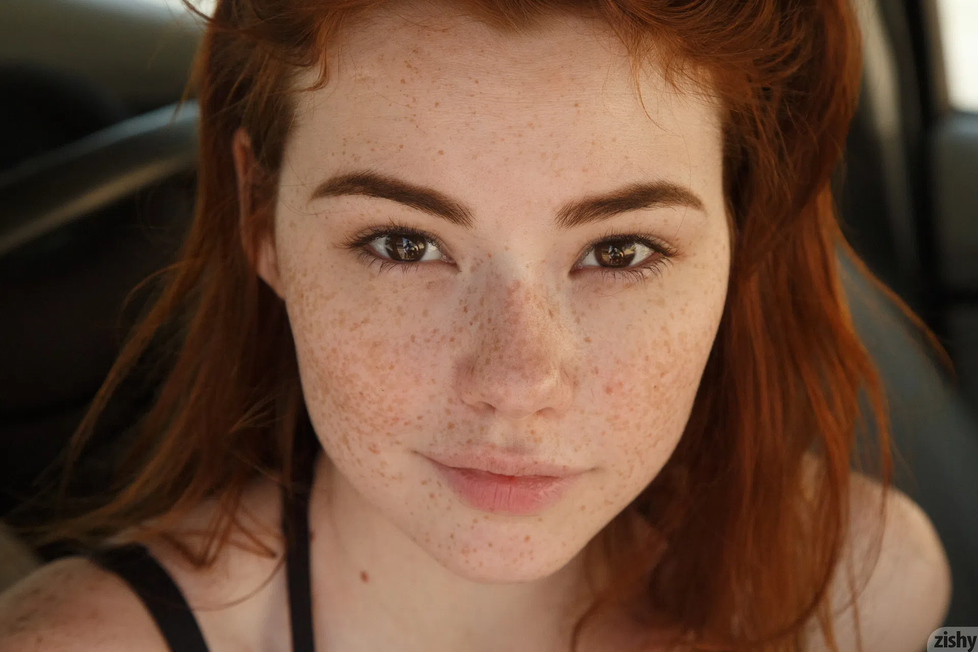 sabrina-lynn-rents-a-lambo-zishy-31568 Of Page 2-7.webp