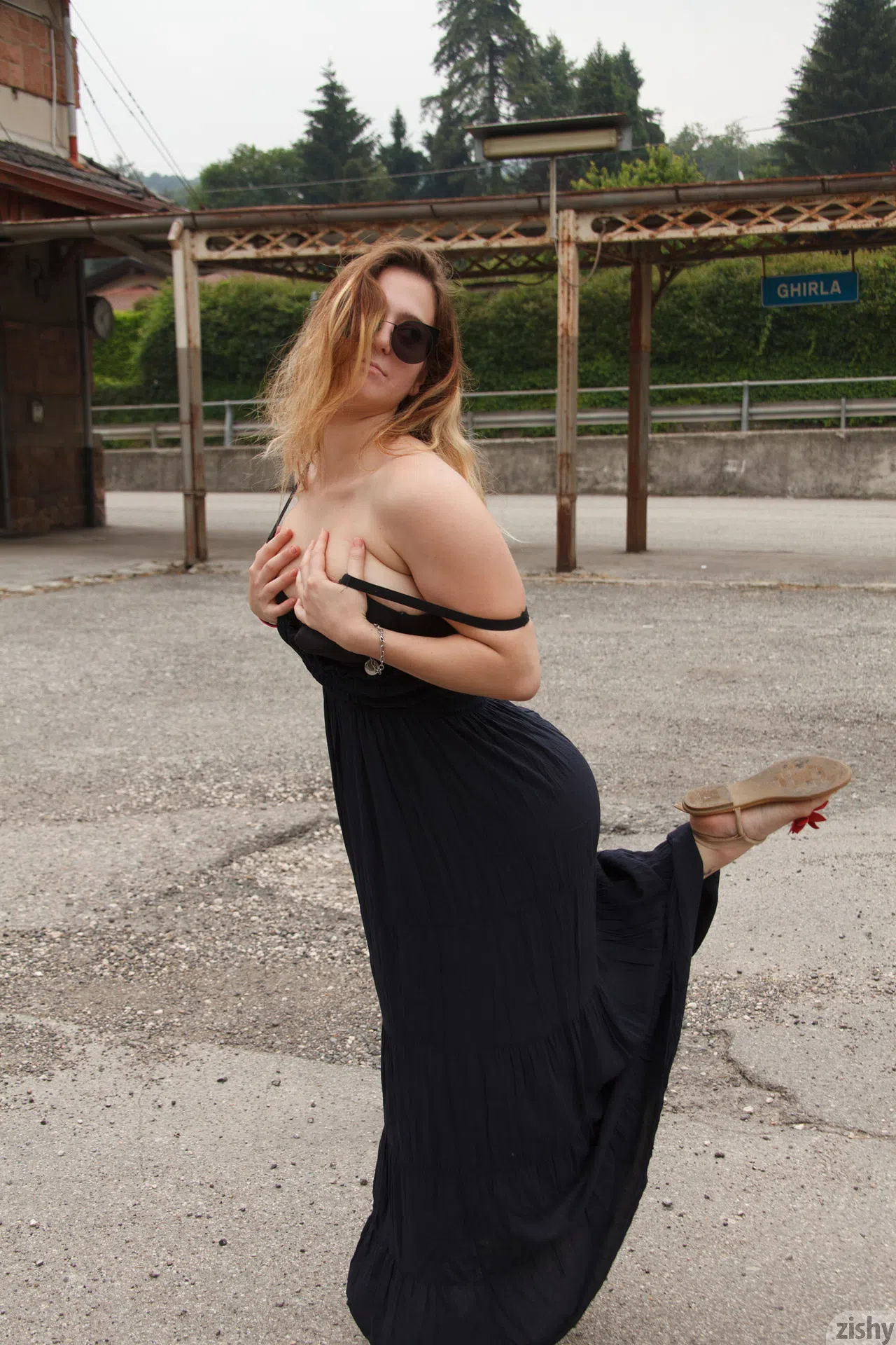 sera-rossini-shuts-down-italy-zishy-75788 Of Page 2-6.webp