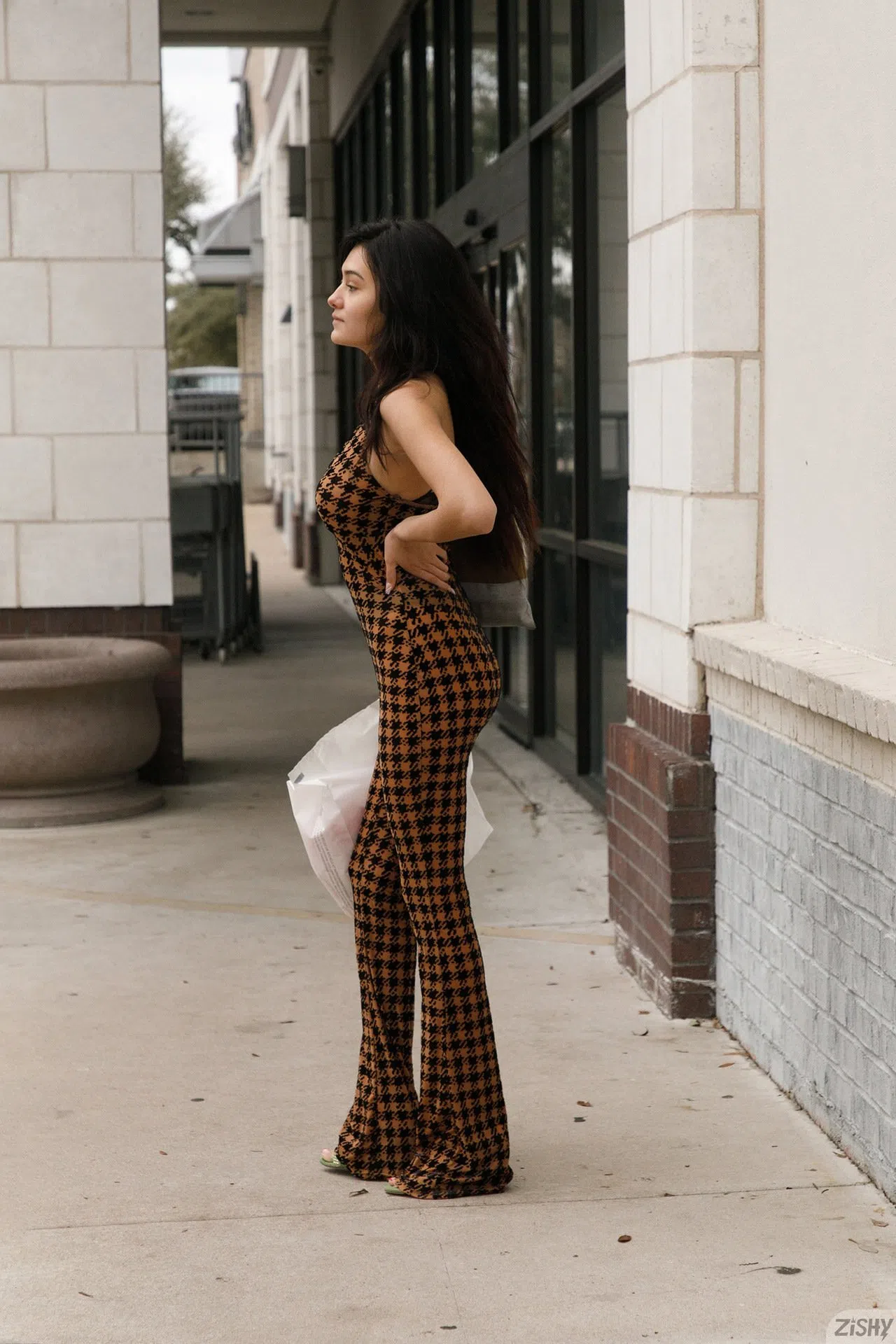 soledad-lomas-in-nordstrom-rack-zishy-162911 Of Page 1-1.webp