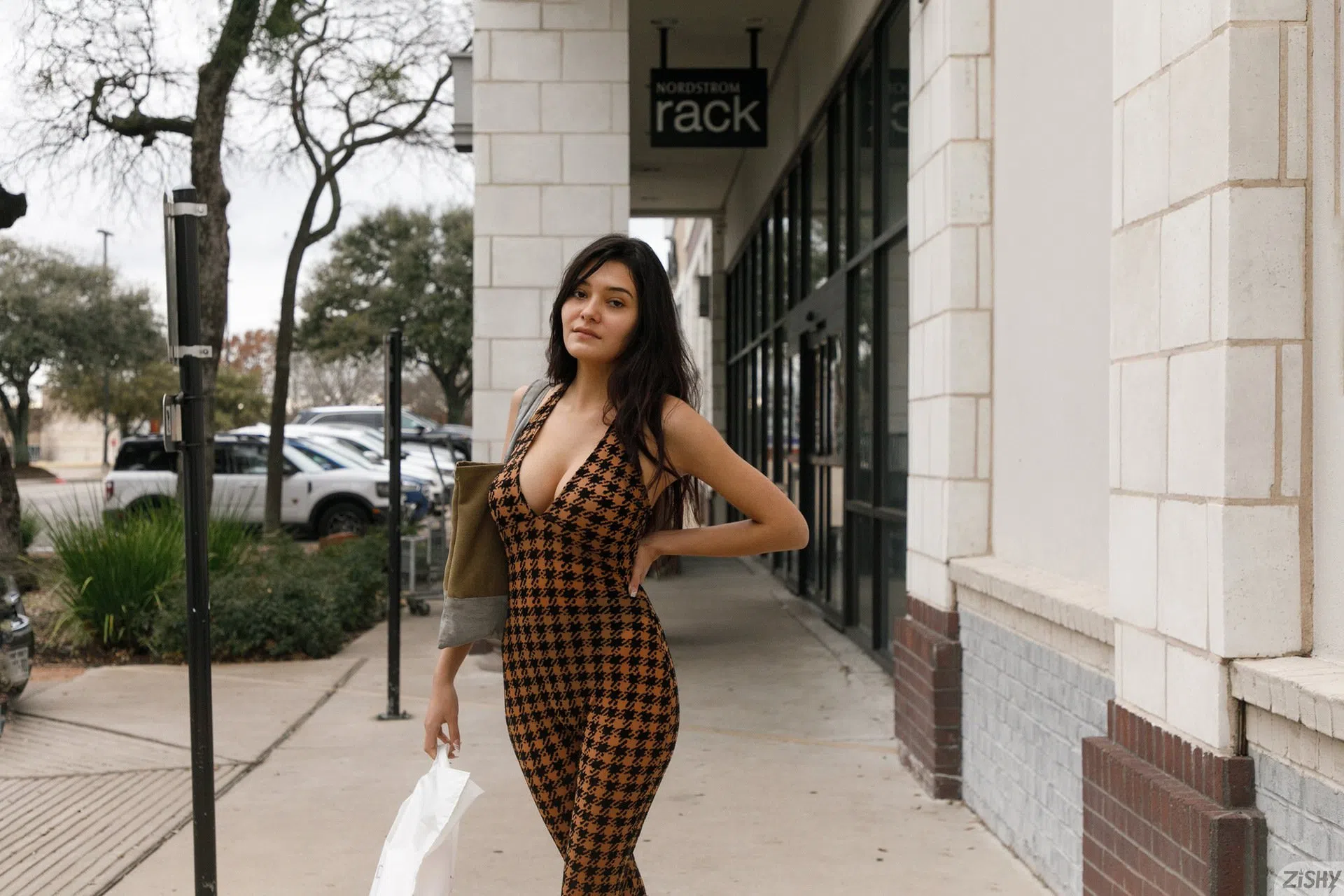 soledad-lomas-in-nordstrom-rack-zishy-162911 Of Page 3-11.webp