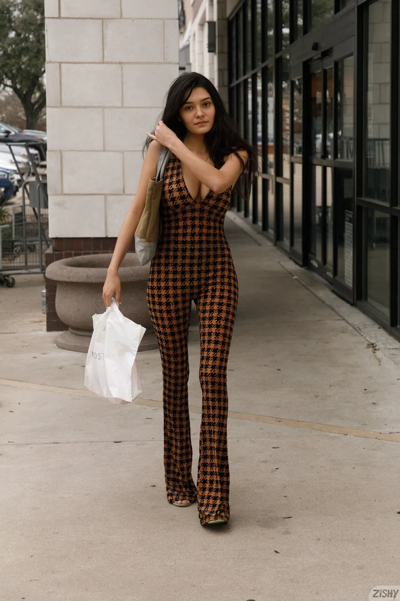 soledad-lomas-in-nordstrom-rack-zishy-162911 Of Page 2-9.webp