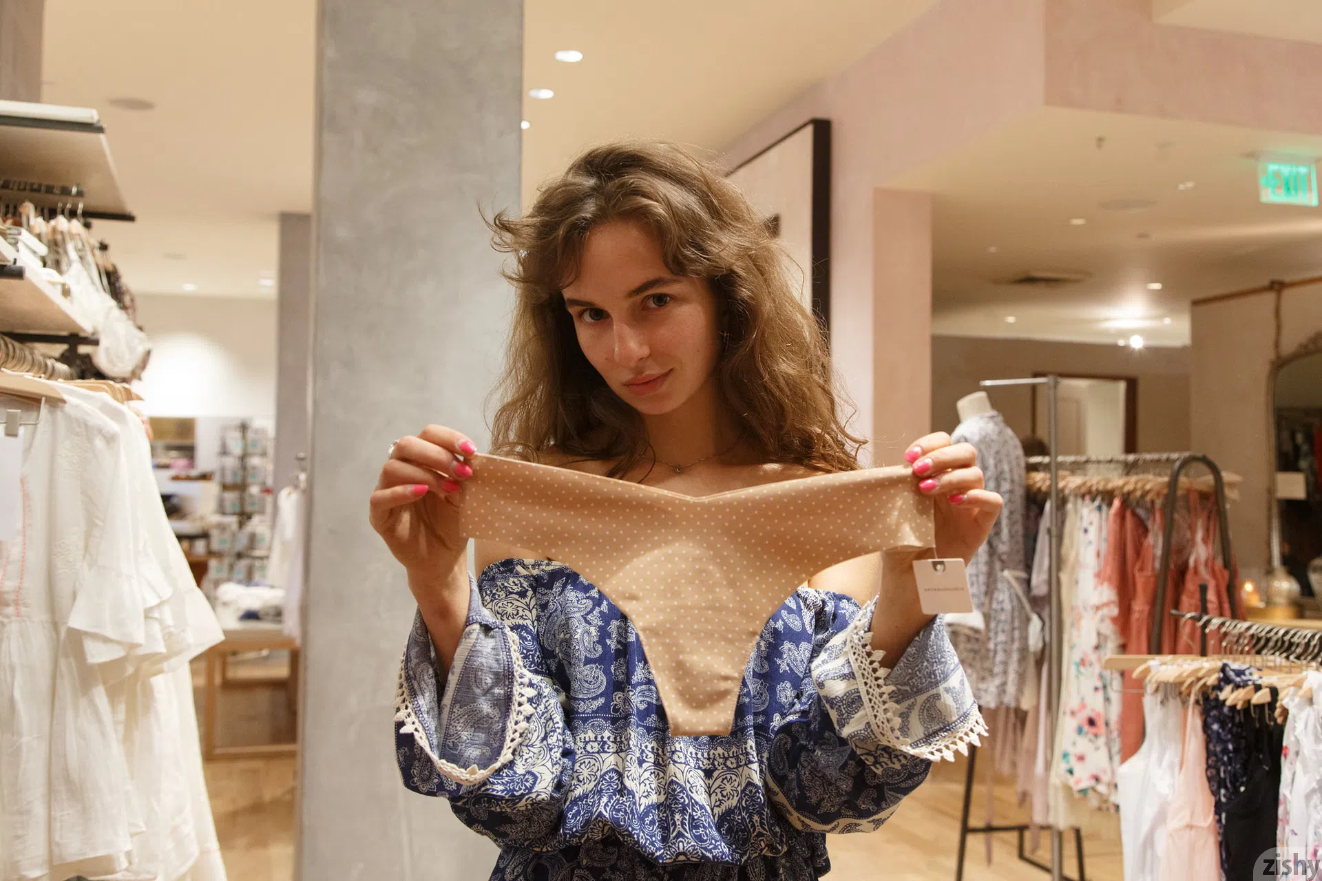 vivi-kuanas-at-the-grove-zishy-56524 Of Page 2-10.webp