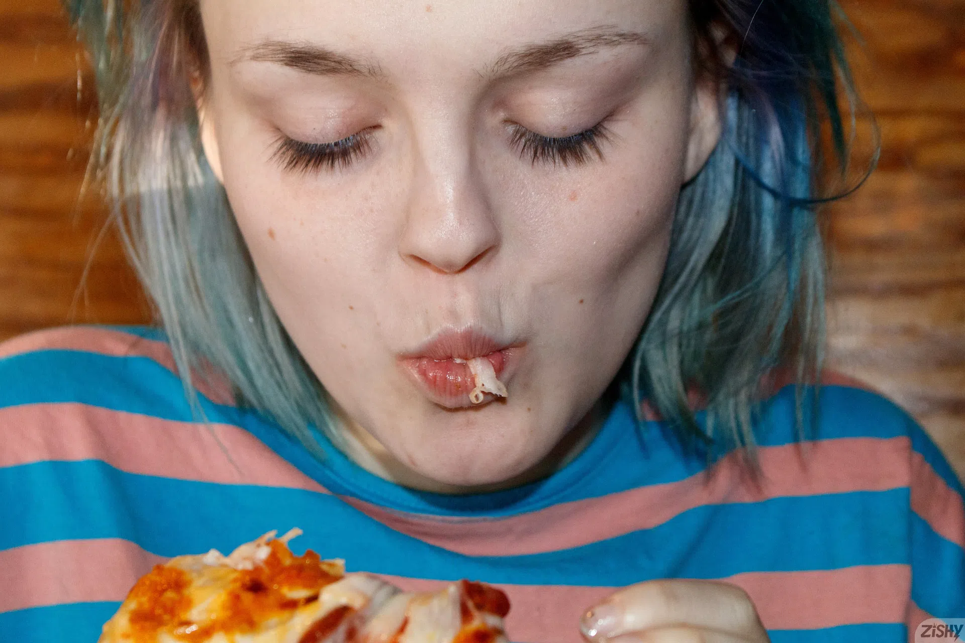 vonnie-bean-no-pants-pizza-zishy-108834 Of Page 1-3.webp