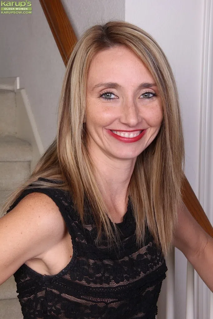 heidi-van-moore-karup-s-older-women-2-17255 Of Page 1-1.webp