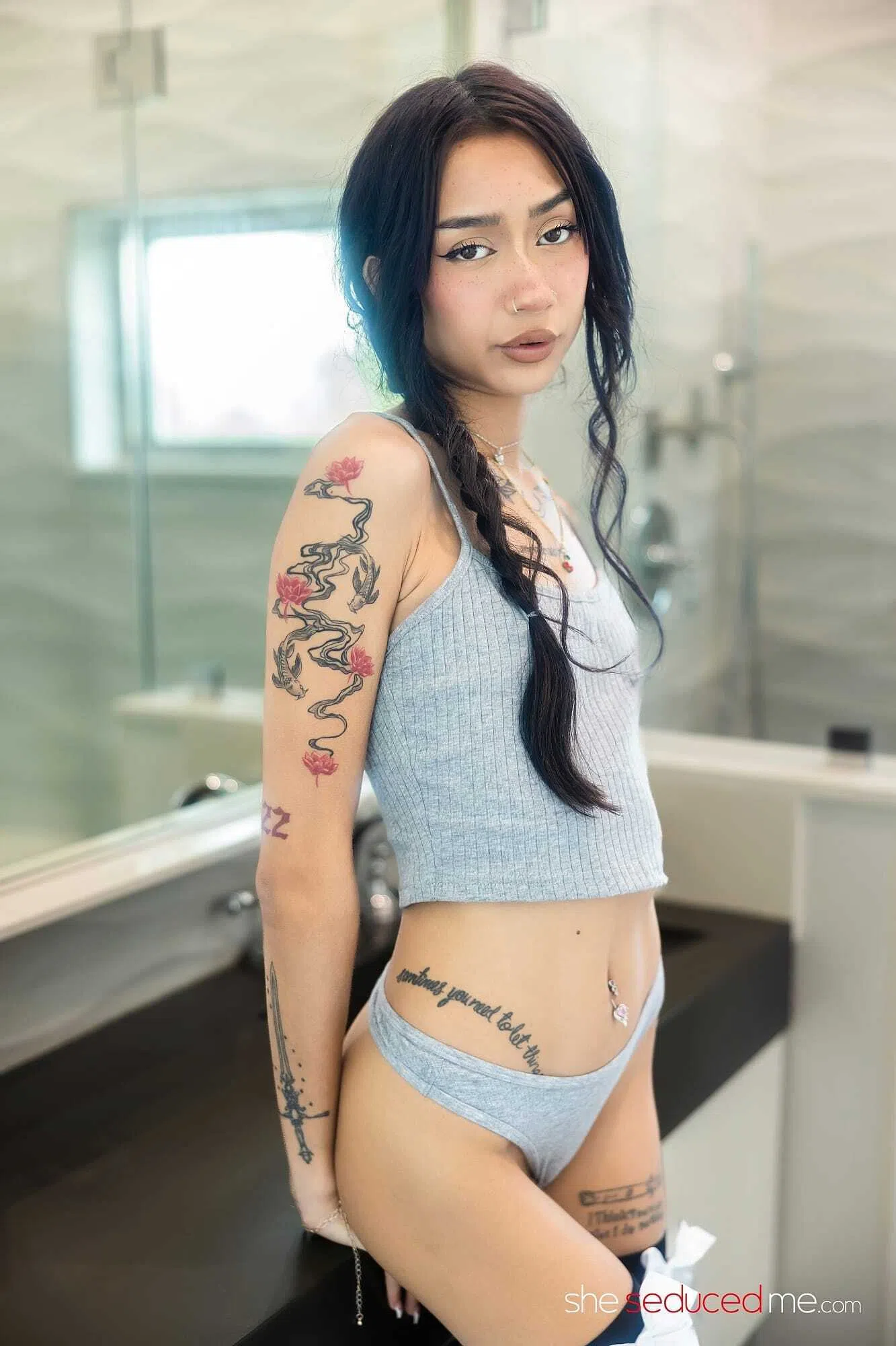 katie-cai-vanessa-marie-she-seduced-me-174161 Of Page 1-5.webp