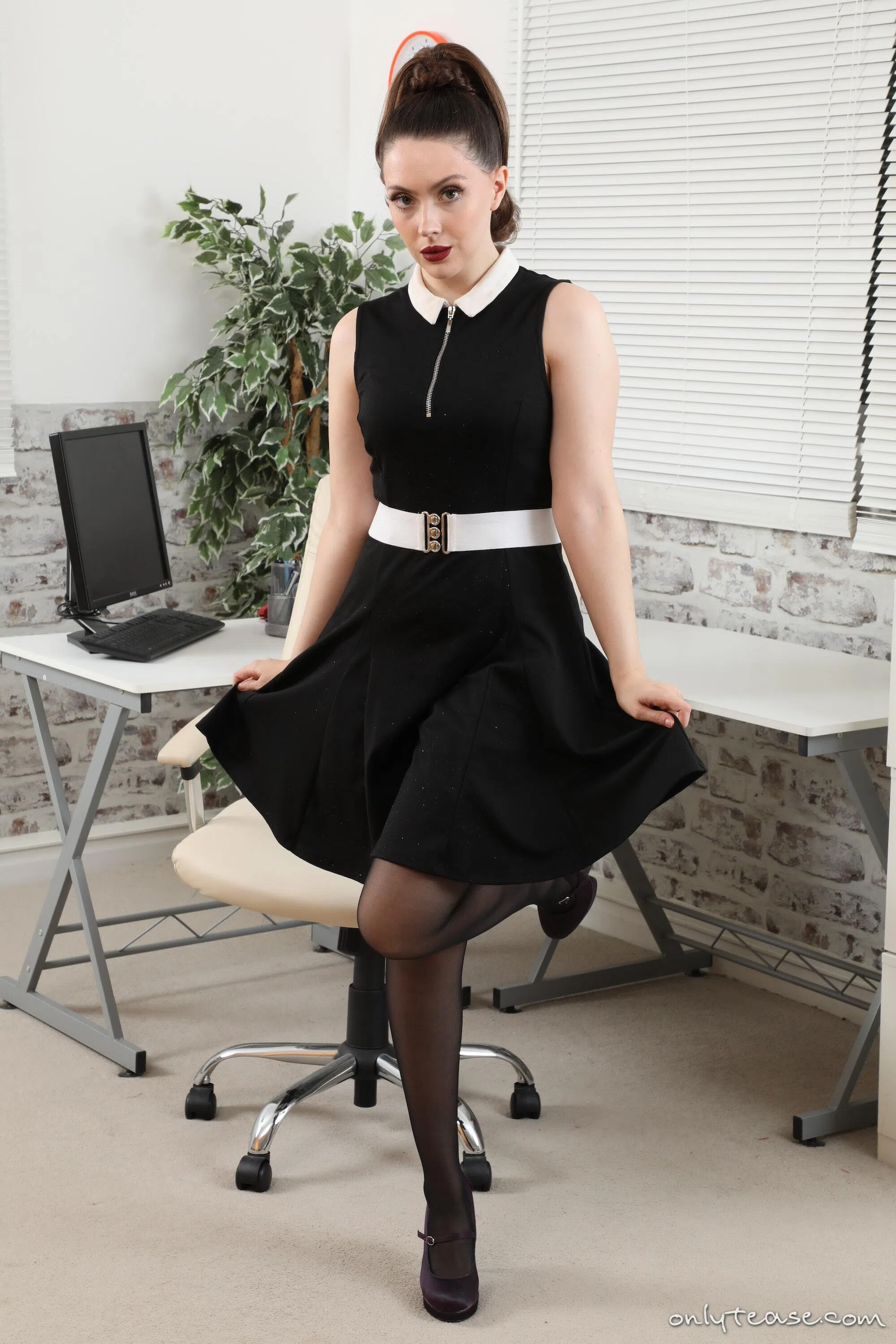 little-miss-fox-only-tease-139361 Of Page 1-1.webp