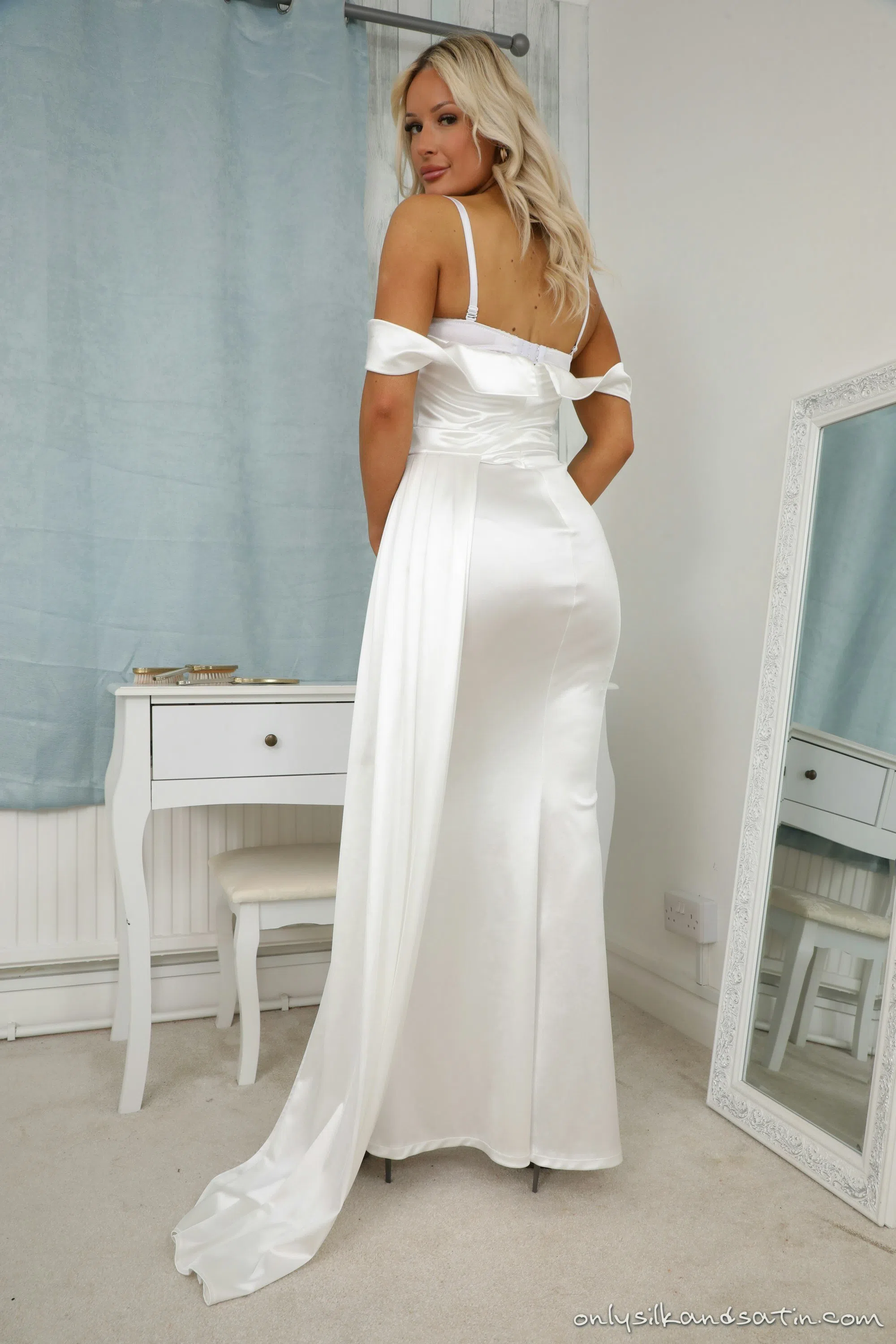 paige-f-only-silk-and-satin-200859 Of Page 1-1.webp
