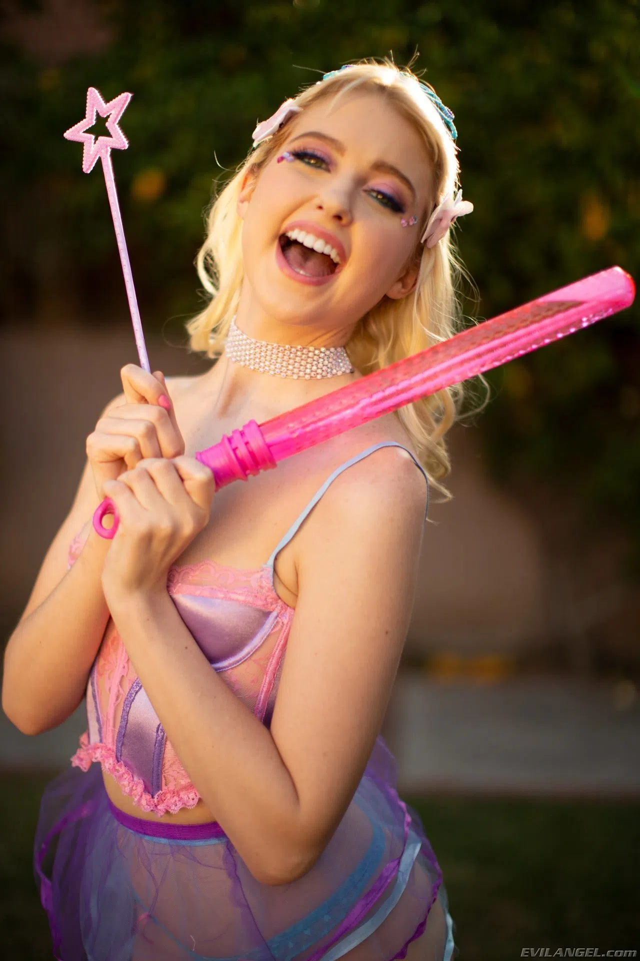 chloe-cherry-oiled-spoiled-48646 Of Page 1-1.webp