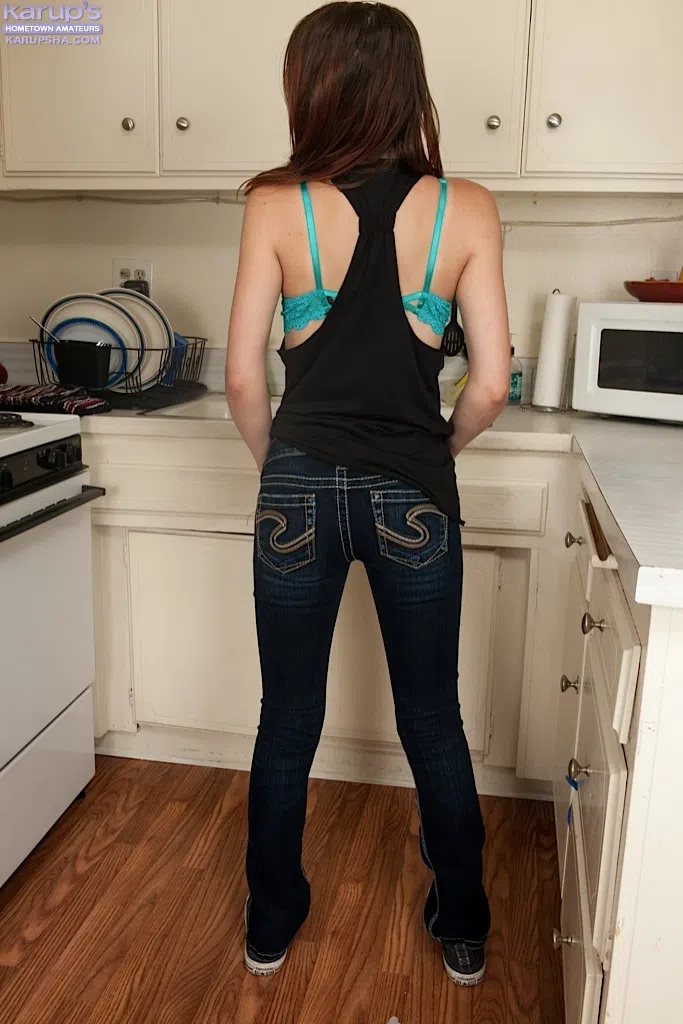 haley-banks-karup-s-hometown-amateurs-3-7169 Of Page 1-2.webp