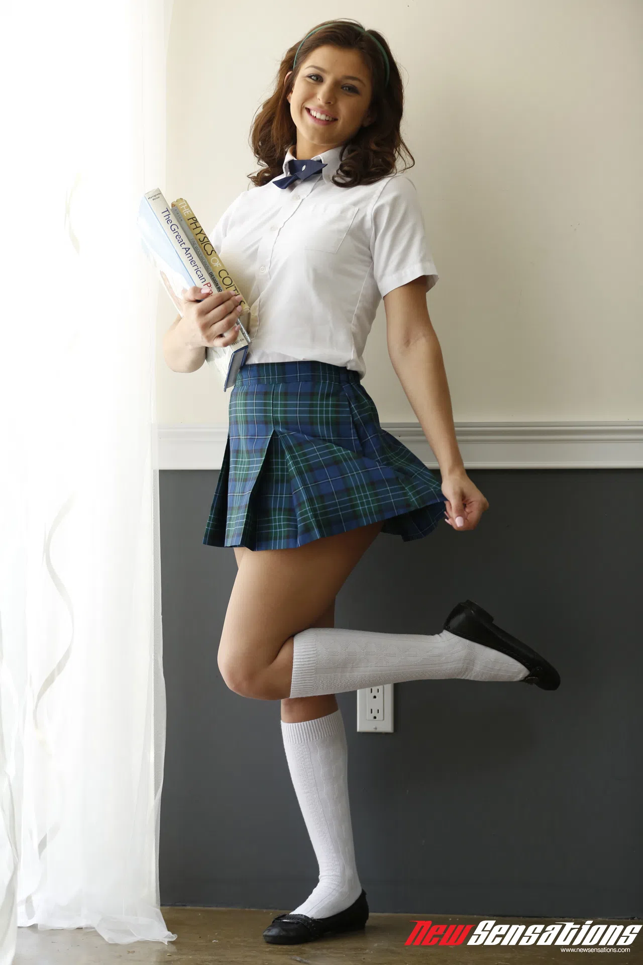 leah-gotti-schoolgirl-bound-3-16322 Of Page 1-1.webp