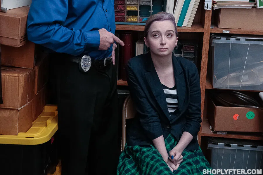 lexi-lore-shoplyfter-41292 Of Page 1-1.webp