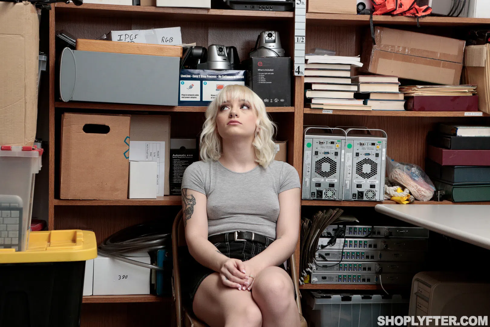 naomi-nash-shoplyfter-56941 Of Page 1-2.webp