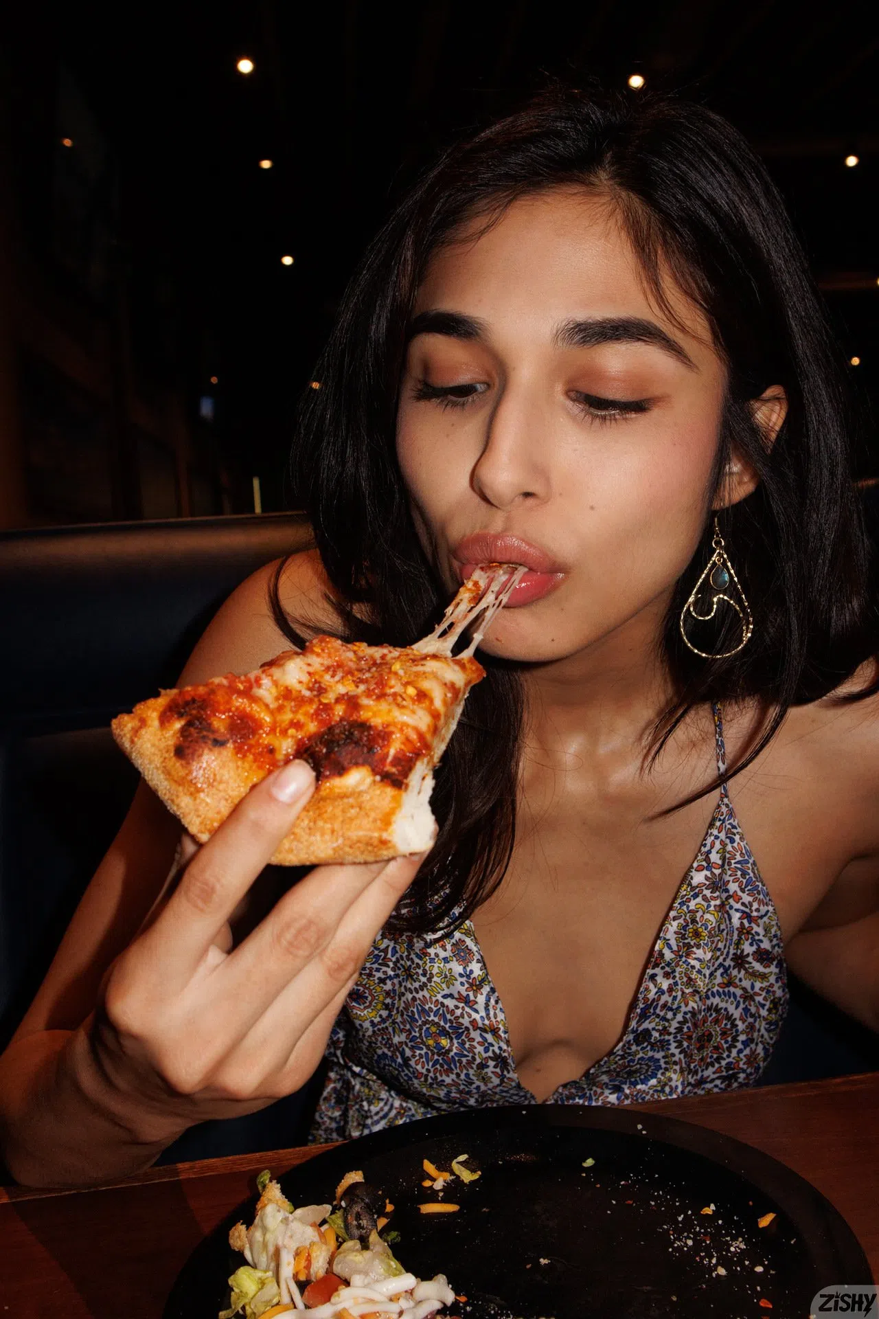 reina-rae-girls-and-pizza-zishy-152988 Of Page 2-6.webp
