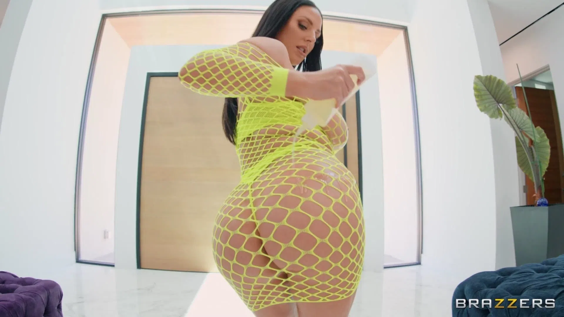 angela-white-brazzers-exxtra-133767 Of Page 1-1.webp