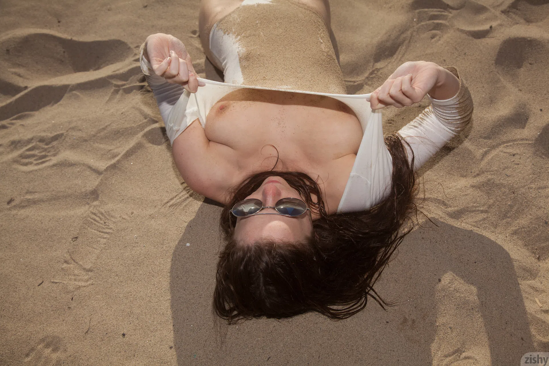 avri-gaines-beach-dont-care-pt-2-zishy-9297 Of Page 2-9.webp