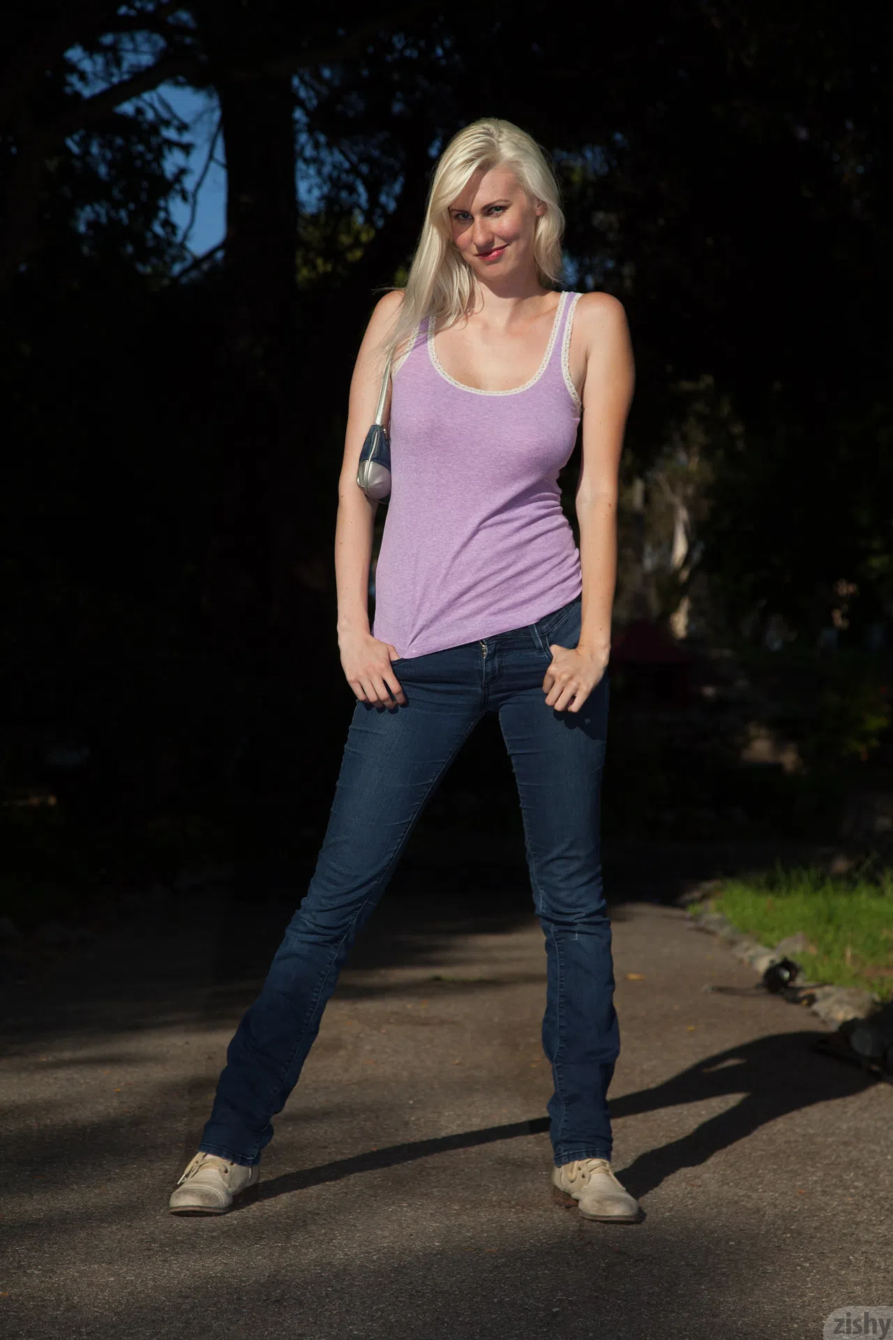 iris-robie-zishy-35 Of Page 1-3.webp