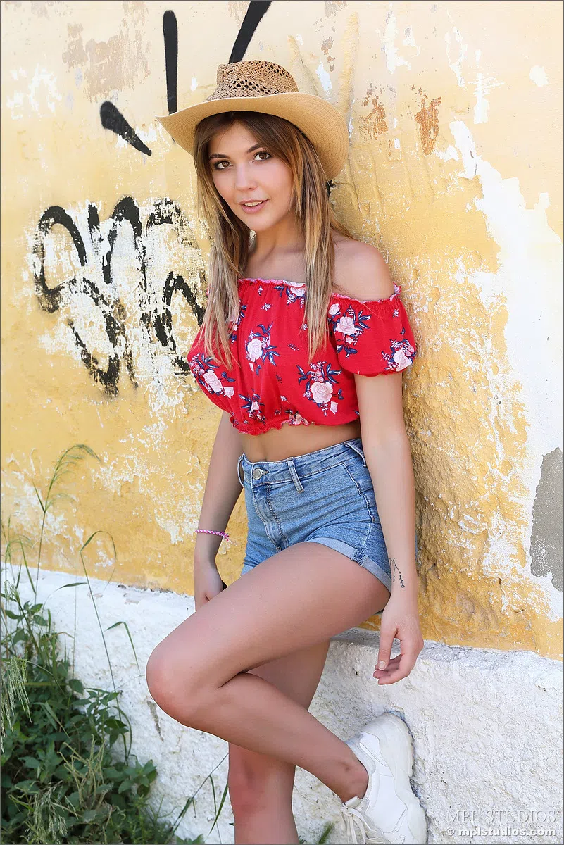 monika-dee-mpl-studios-81219 Of Page 2-7.webp