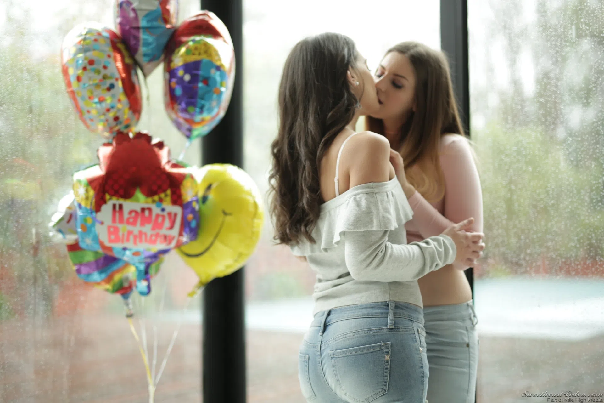 stella-cox-gia-paige-girls-kissing-girls-21-32233 Of Page 1-2.webp