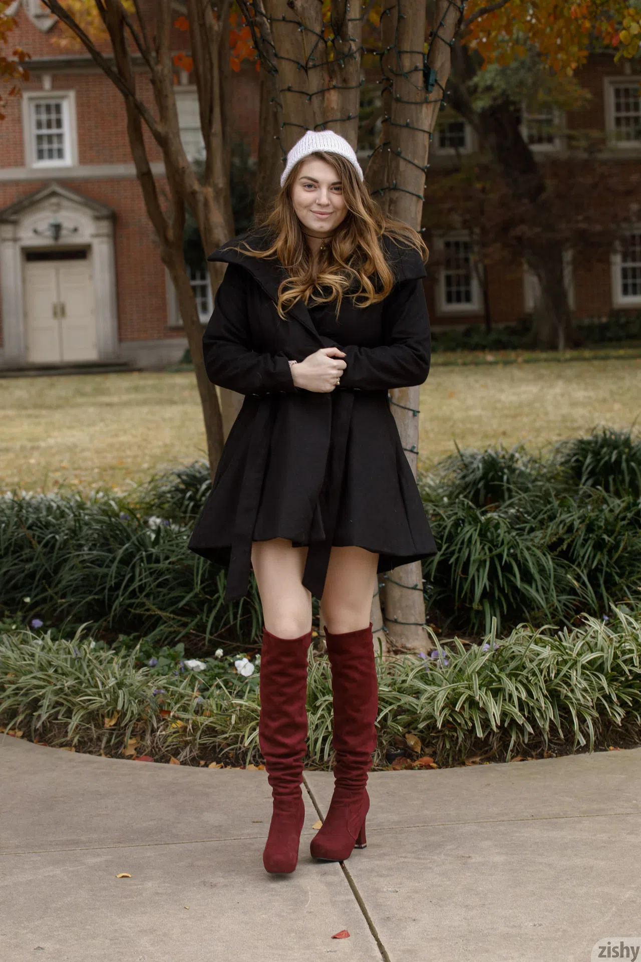 trista-jakes-as-secret-santa-zishy-36387 Of Page 1-1.webp