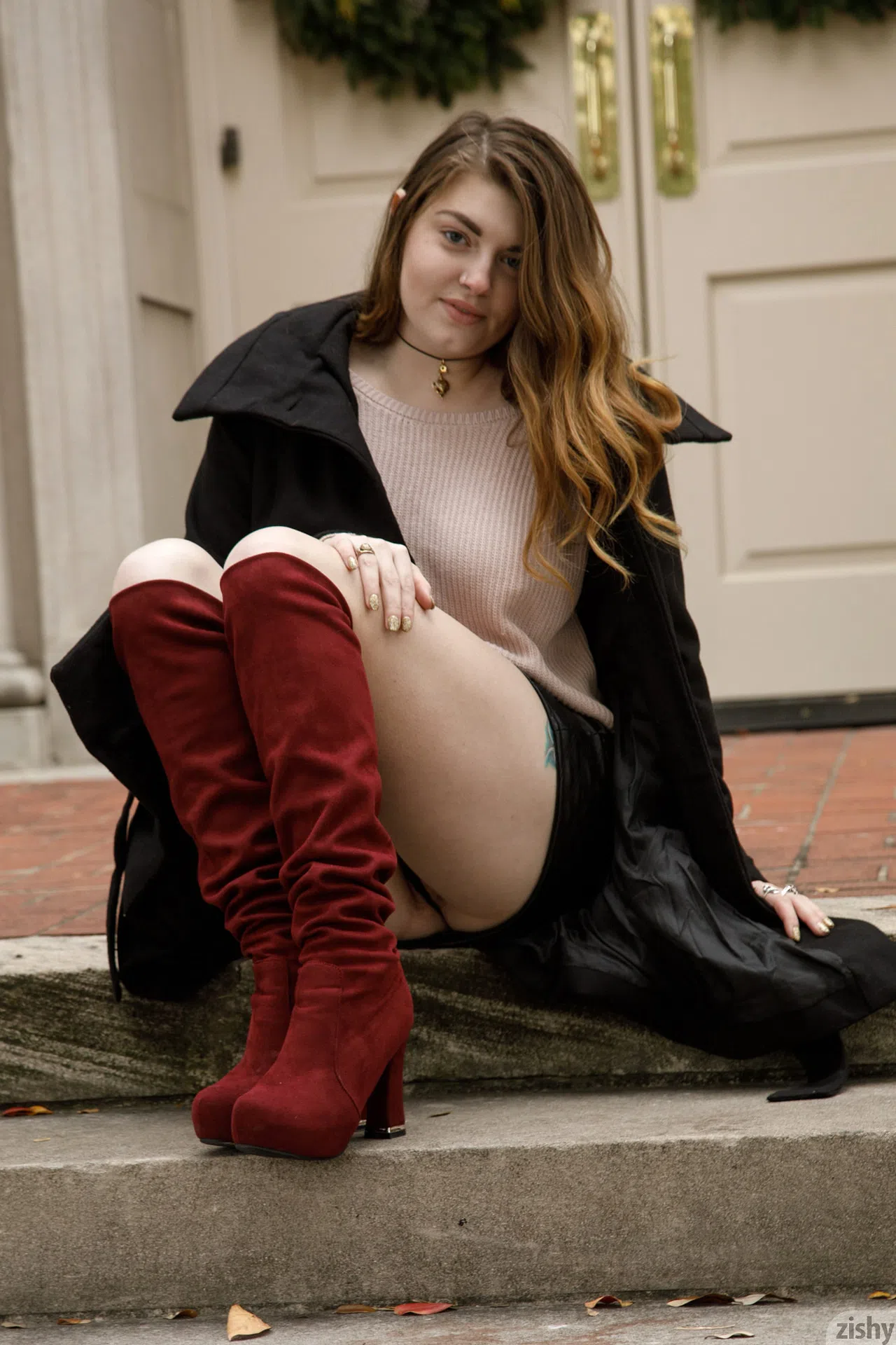 trista-jakes-as-secret-santa-zishy-36387 Of Page 1-4.webp