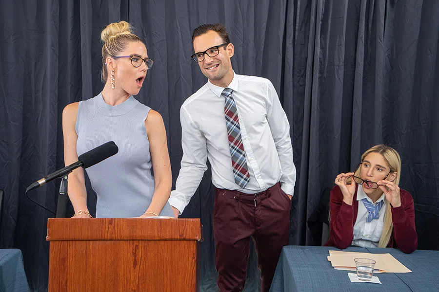 abella-danger-kit-mercer-moms-bang-teens-64924 Of Page 1-1.webp