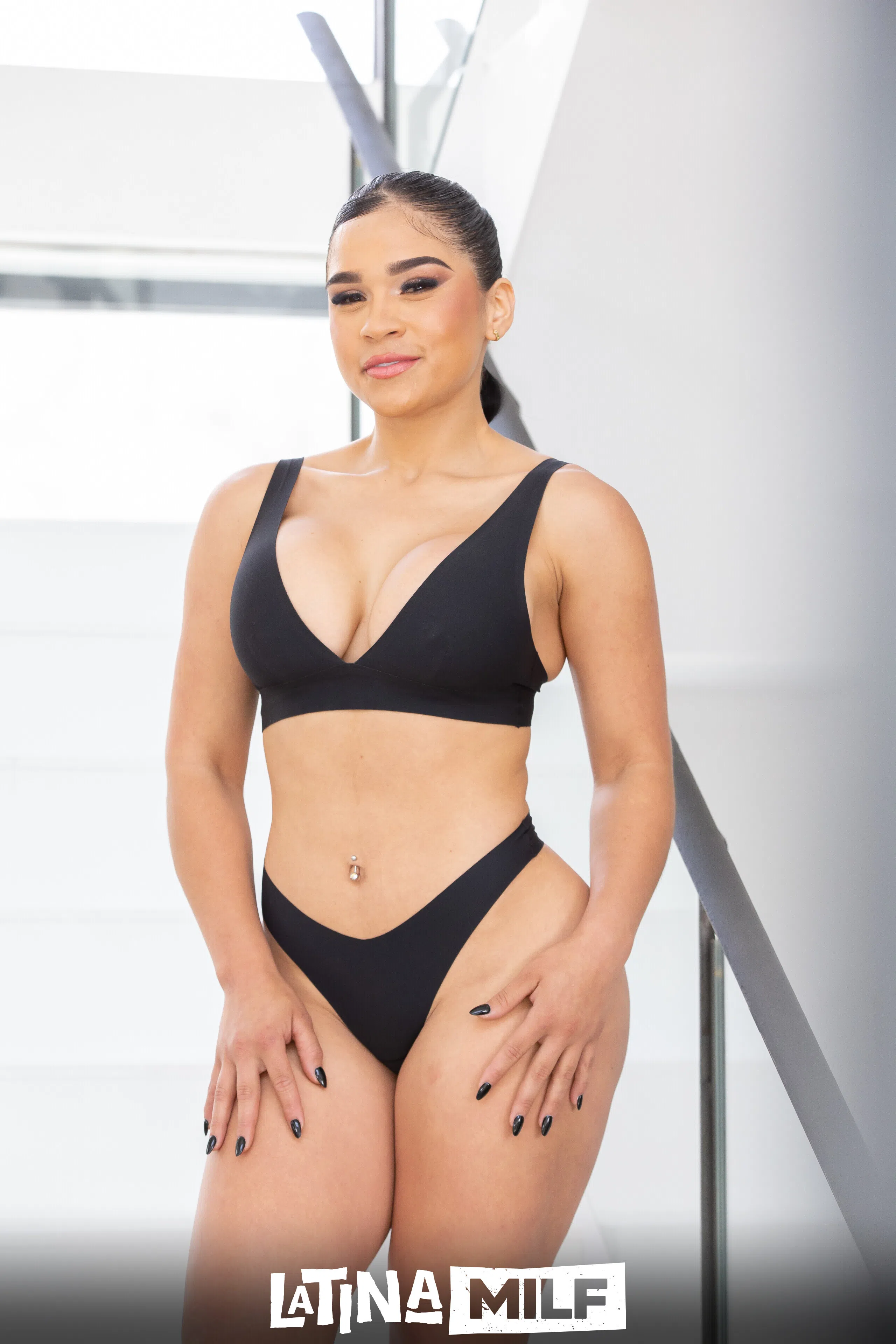 alexis-doll-latina-milf-175975 Of Page 1-1.webp