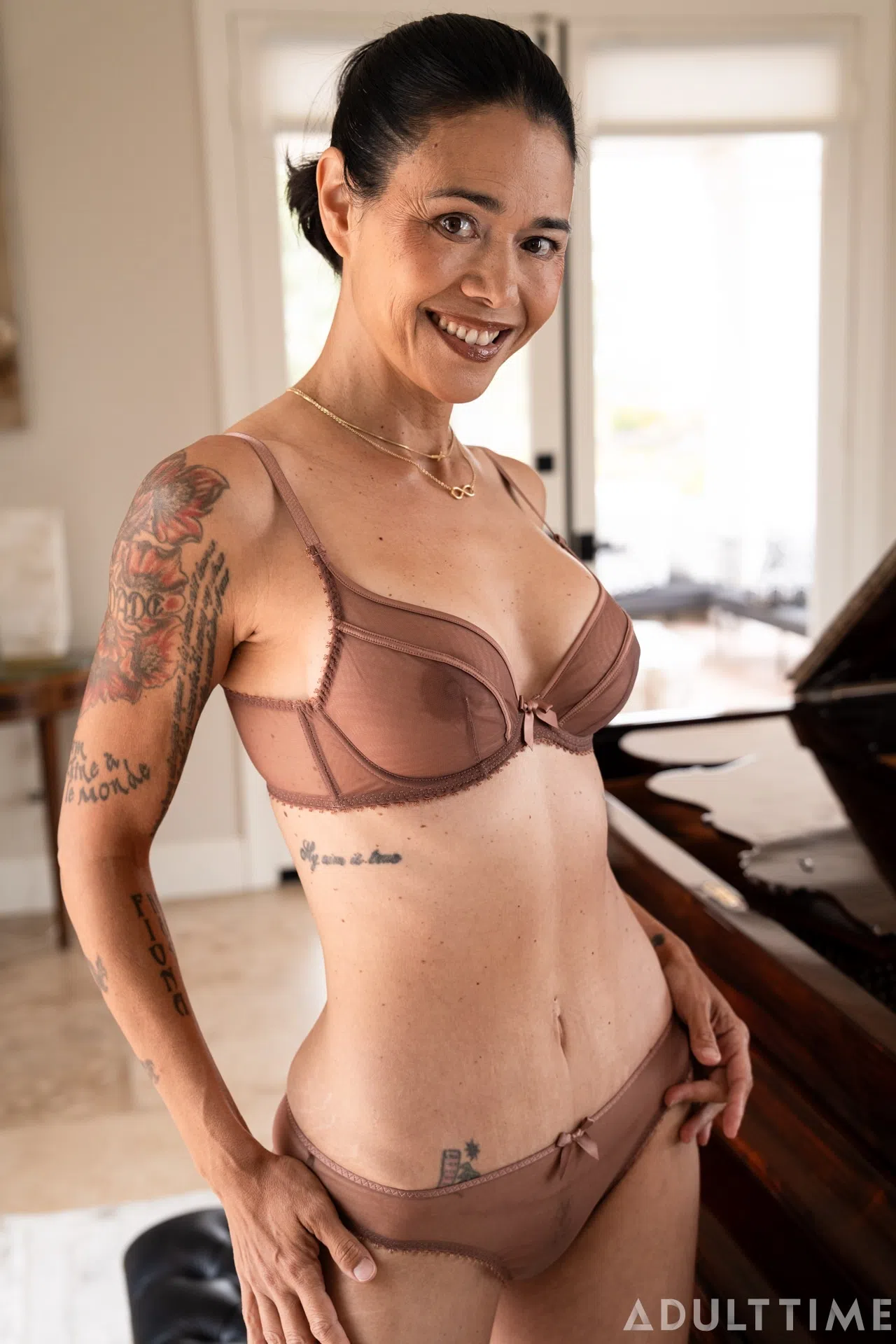 dana-vespoli-mommy-s-boy-193794 Of Page 1-1.webp