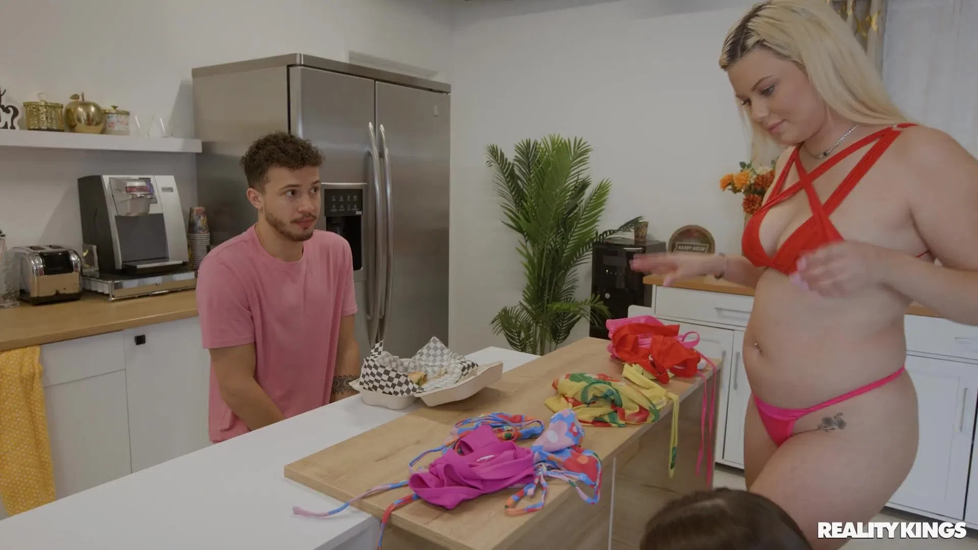 hazel-moore-heather-honey-big-naturals-130000 Of Page 1-1.webp