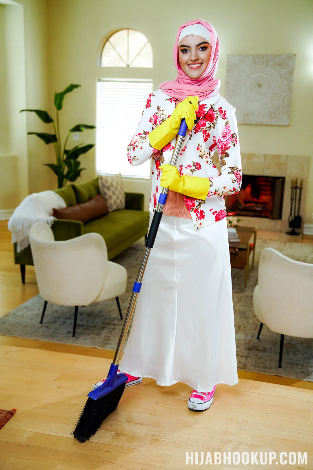 julia-james-laynee-james-hijab-hookup-191806 Of Page 1-1.webp