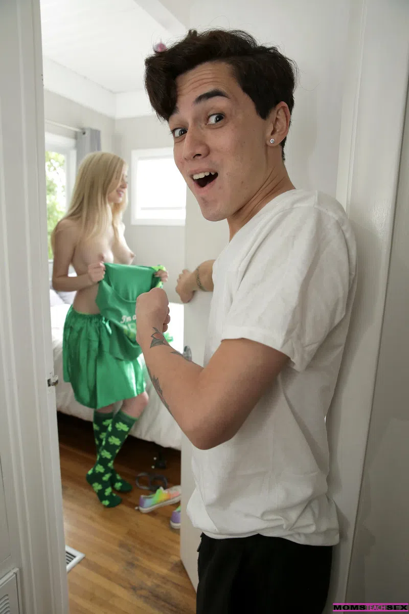lexi-lore-sheena-ryder-moms-teach-sex-75696 Of Page 1-5.webp