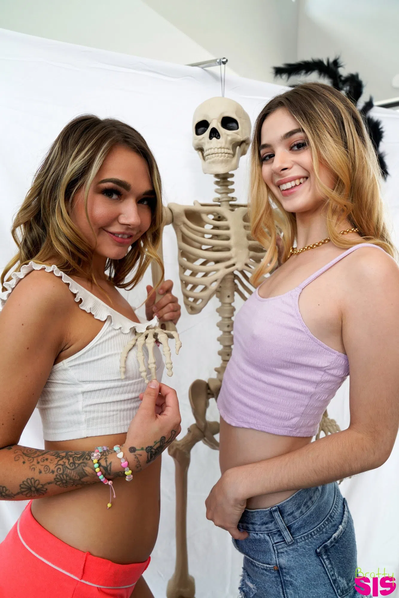 mia-kay-molly-little-bratty-sis-128605 Of Page 1-2.webp