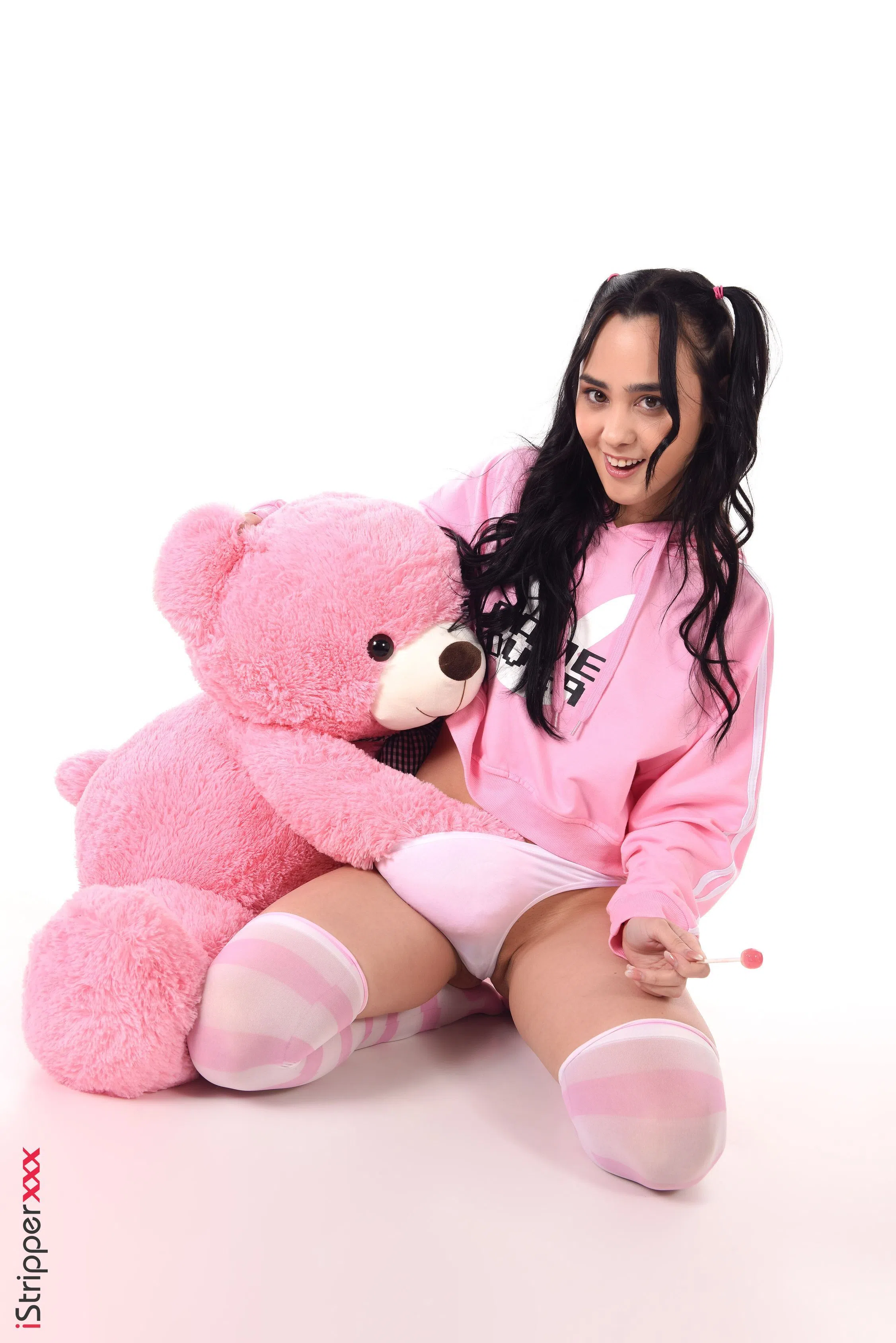 alice-hernandez-istripper-142564 Of Page 1-2.webp