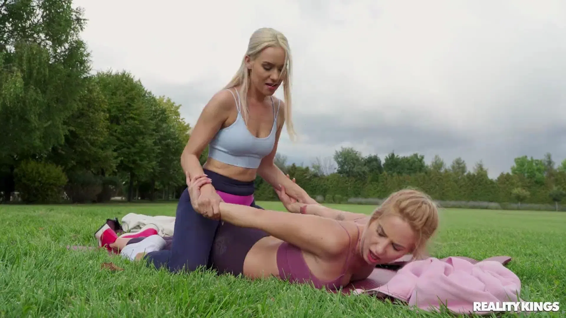 amy-douxxx-barbie-brill-we-live-together-129126 Of Page 2-9.webp