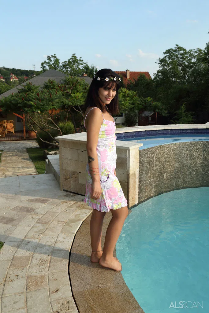bella-beretta-gina-gerson-als-scan-44310 Of Page 1-1.webp