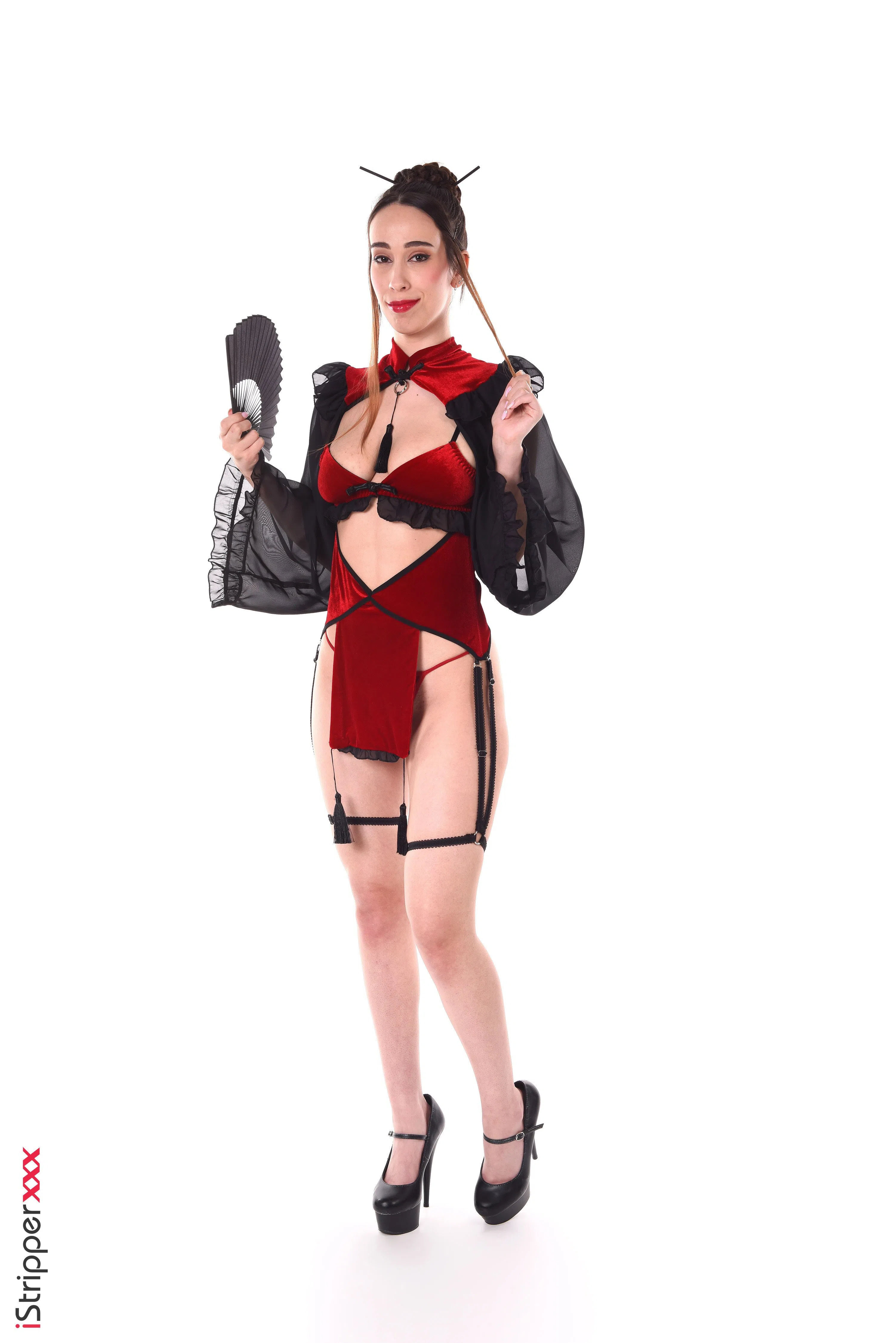 camila-nissa-istripper-171039 Of Page 1-1.webp
