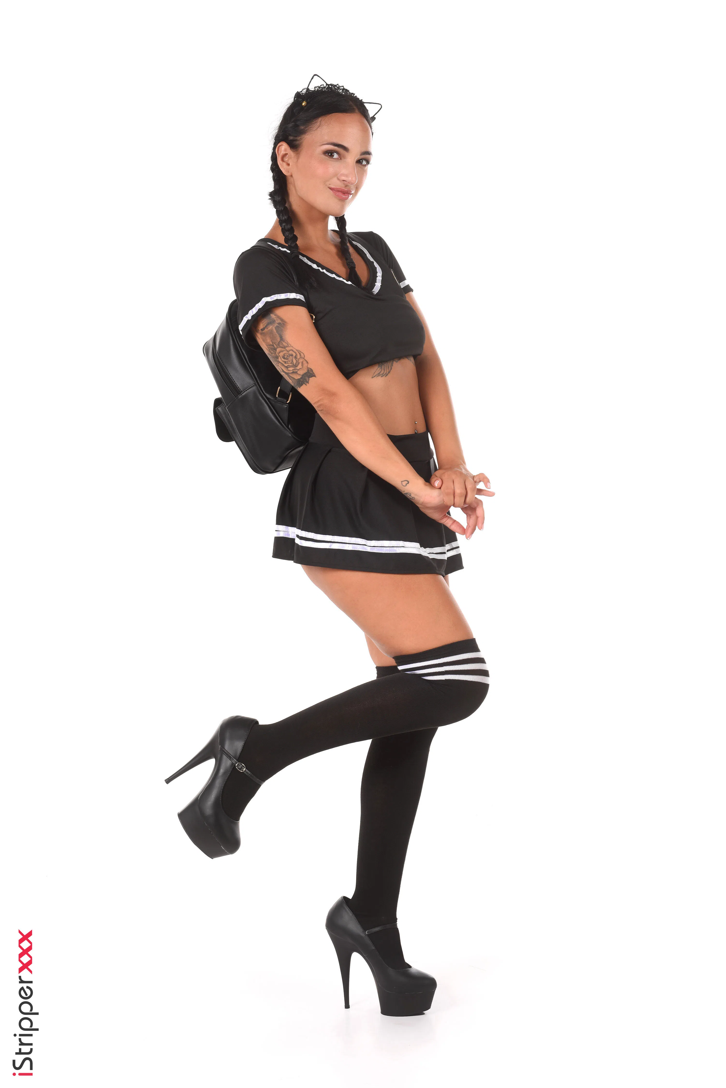 claudia-bavel-istripper-103911 Of Page 1-1.webp