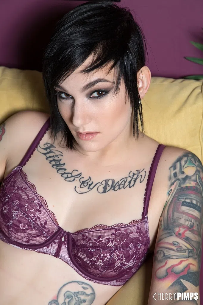 nikki-hearts-cherry-pimps-41249 Of Page 1-1.webp